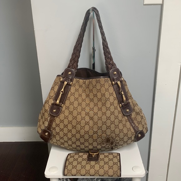 Gucci Handbags - Authentic Gucci bundle